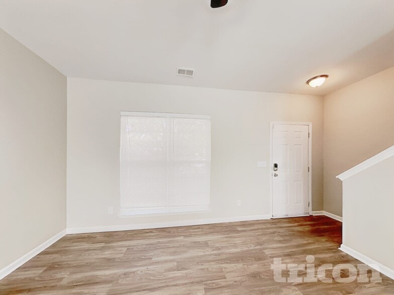 Building Photo - 544 Stillgreen Ln