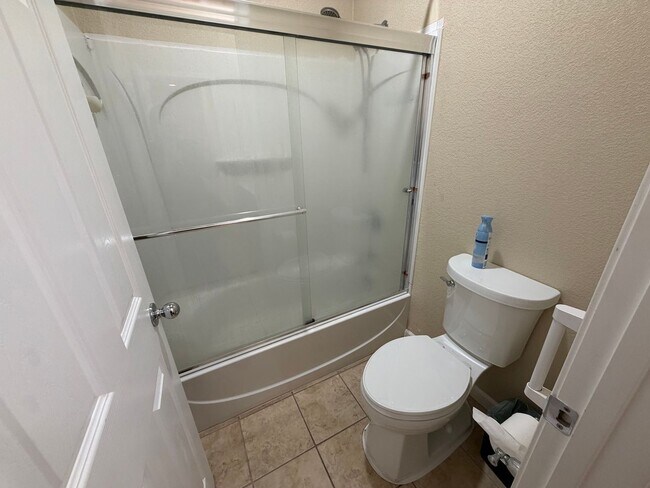 Building Photo - Spacious 4-Bedroom Elk Grove Home with Updated Kitchen, Quartz Countertops! VIEW TODAY!