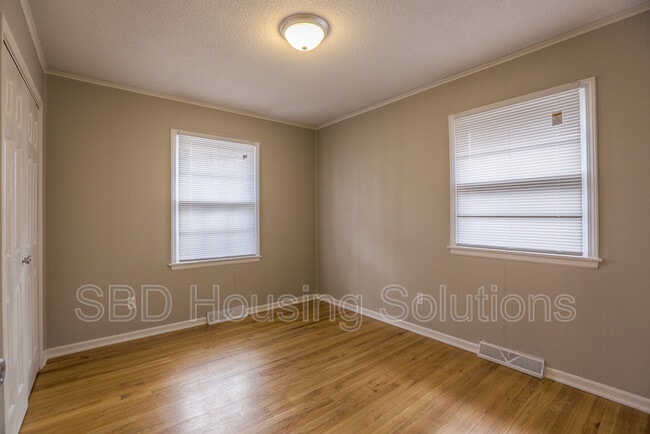 Building Photo - 6720 E 134th St