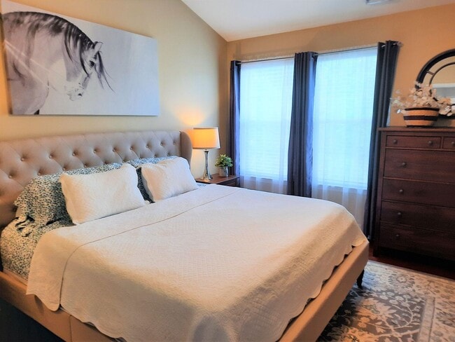 Building Photo - 4 bedroom end unit with garage in Liberty Crossing