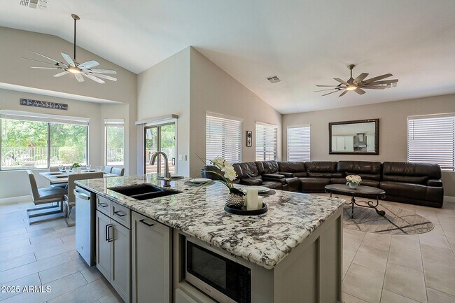 Building Photo - 2401 E Sequoia Dr