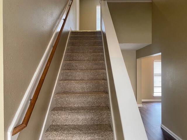 Building Photo - 5906 Drenner Park Ln