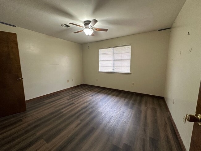 Building Photo - 405 N Inglewood, Apt 25-28