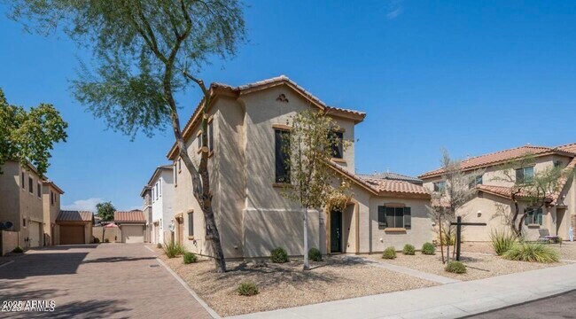 Building Photo - 10296 W Sands Dr