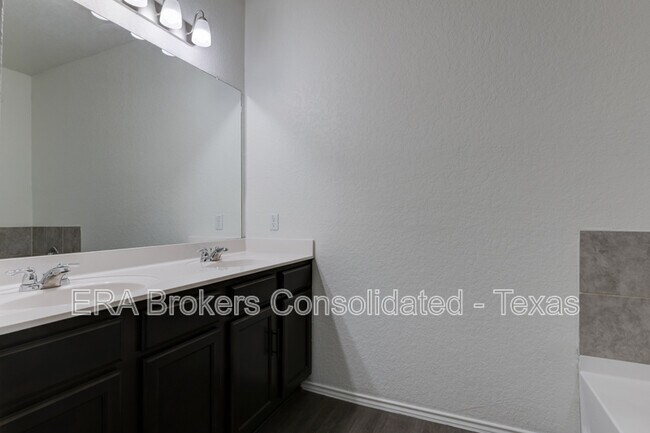 Building Photo - 5407 Shasta Pl