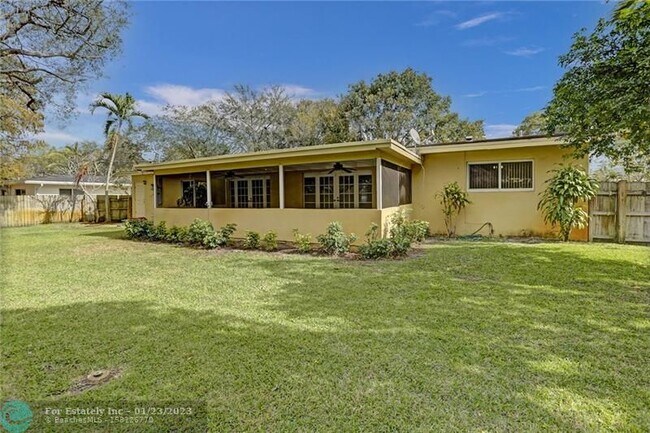 Building Photo - 361 SW 60th Ave