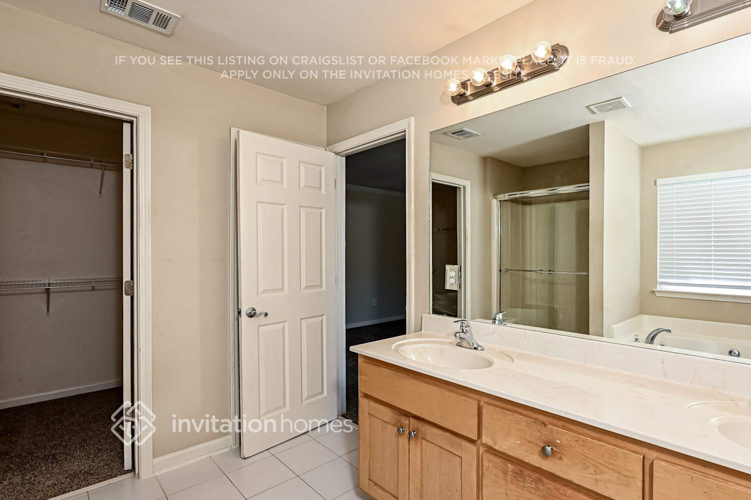 Building Photo - 909 Lakeside Ct