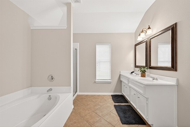 Building Photo - 1646 Martin Lake Dr