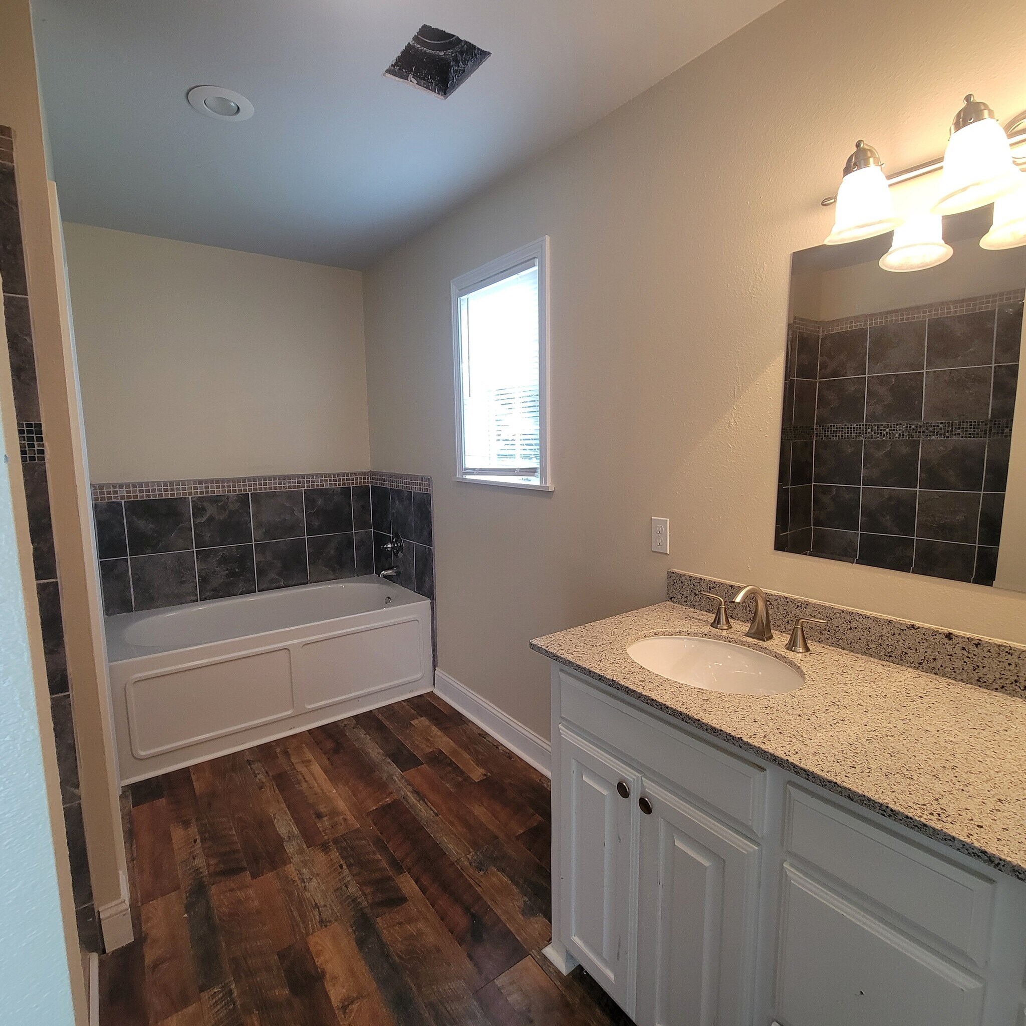 Building Photo - 4461 Clingman Dr