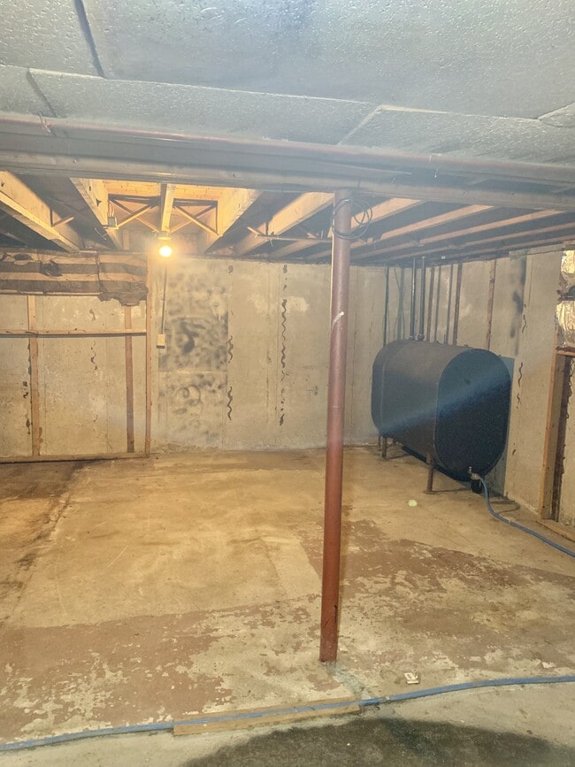 Building Photo - 13 Eaton St