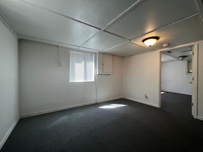 Building Photo - $2,200 | 4 Bedroom, 2 Bathroom House | Dog...