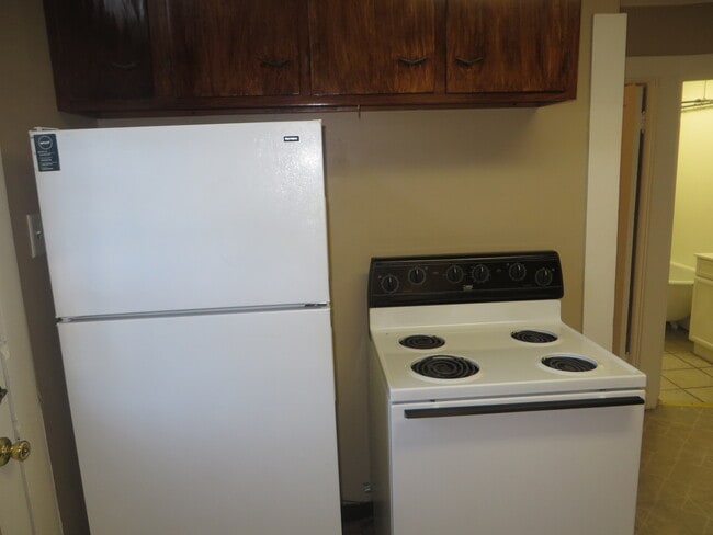 Building Photo - 1126 Nelson St