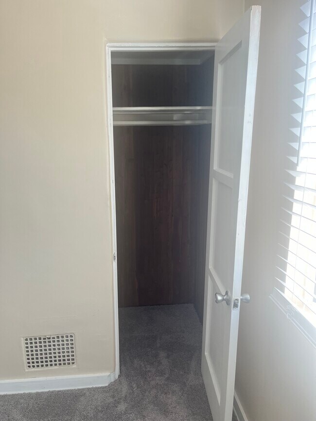 Building Photo - 2500 S Bronson Ave