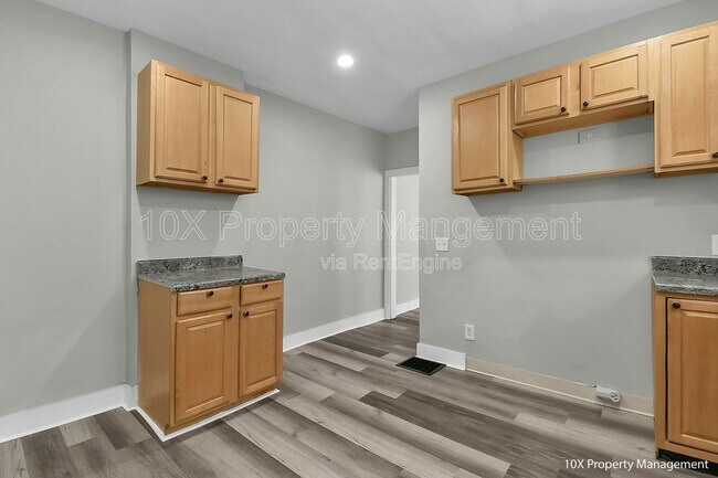 Building Photo - 1655 S 4th St