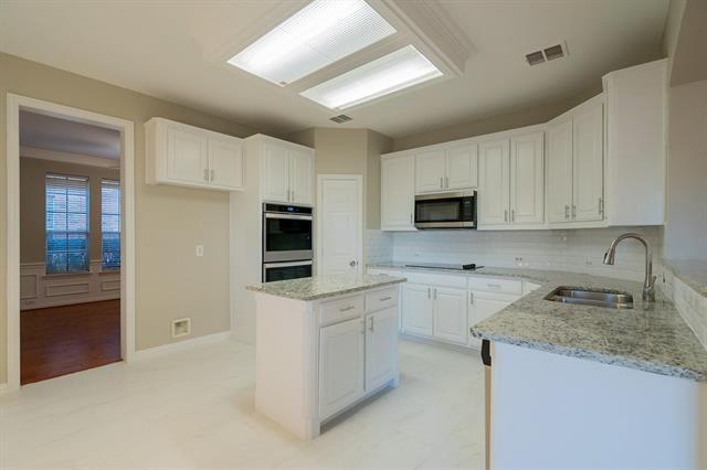 Building Photo - 703 Villanova Ct