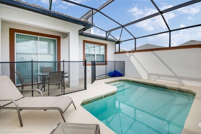 Building Photo - 9007 Stinger Dr