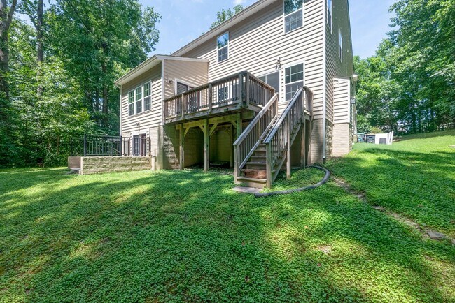 Building Photo - 8120 Fairmont Dr