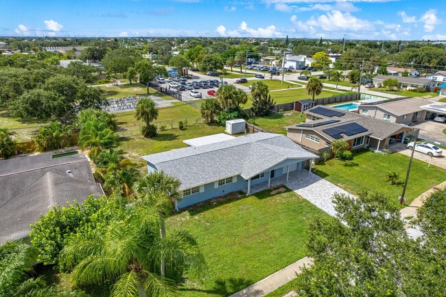 Building Photo - 406 Laurel St