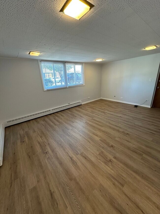 Building Photo - 3400 Main St