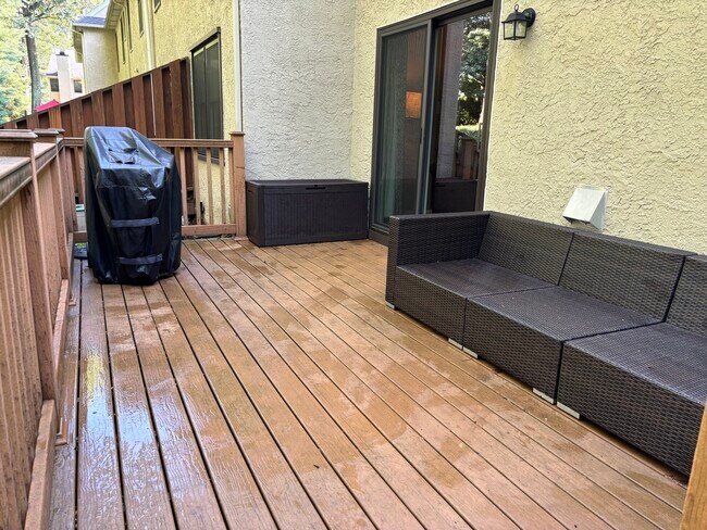 Building Photo - 1461 Conifer Dr