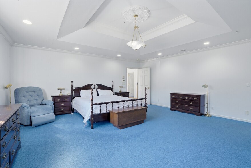 Building Photo - 544 Sunset Way