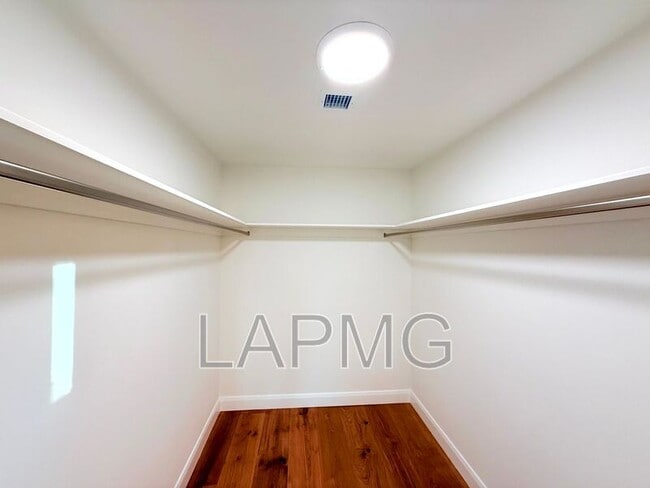 Building Photo - 4762 Charters Ave