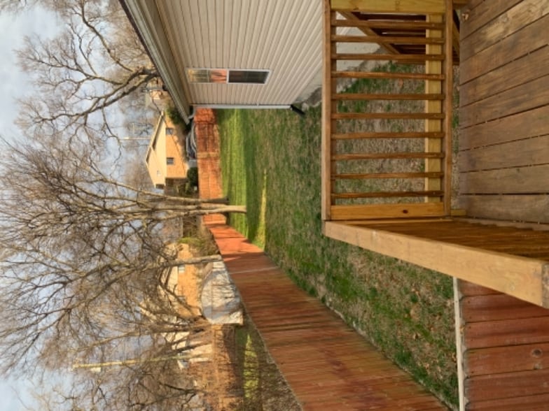 Building Photo - 3604 Normandy Pl N