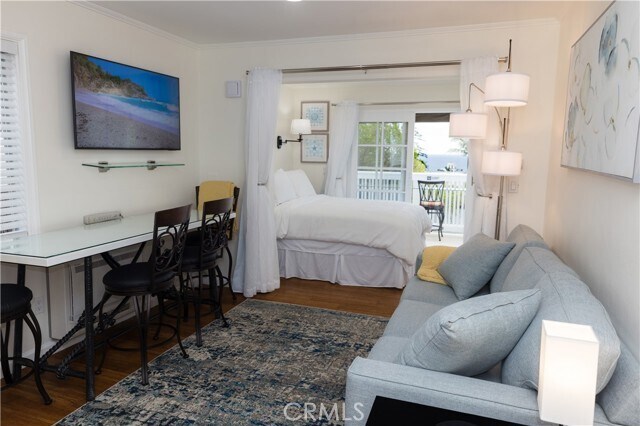 Building Photo - 464 Bent St