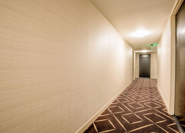 Building Photo - 10751 Wilshire Blvd