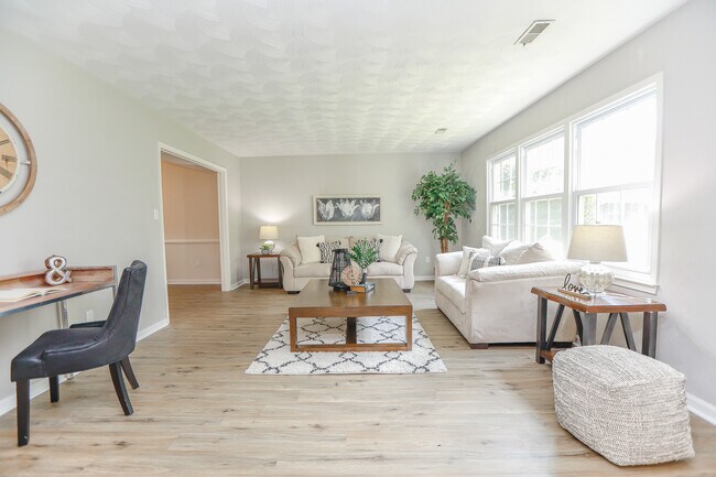 Building Photo - 3 Springmeadow Ct