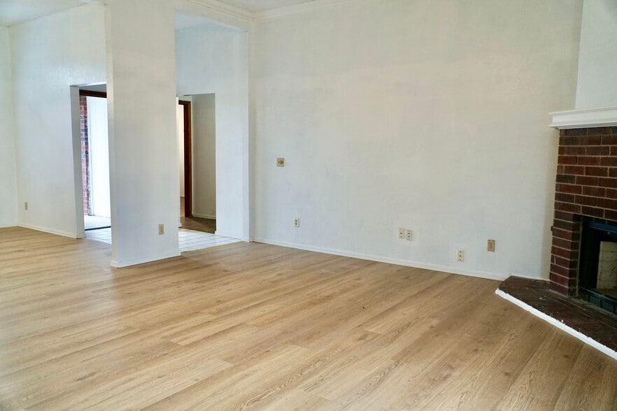 Building Photo - 5004 SE 84th St