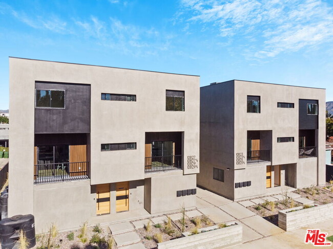 Building Photo - 10823 Hartsook St