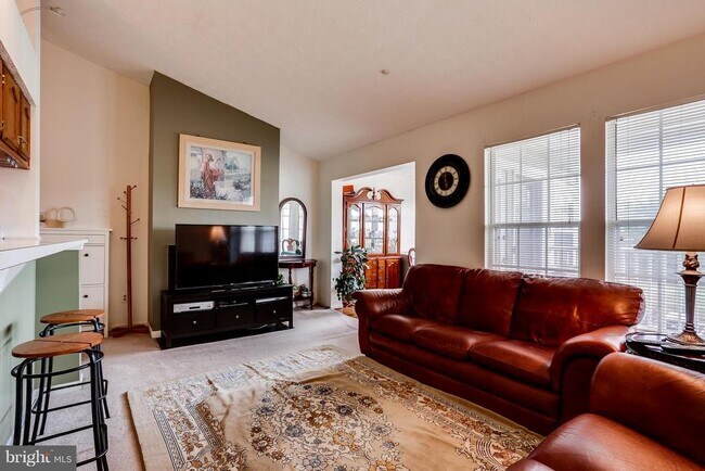 Building Photo - 6205 Sandpiper Ct