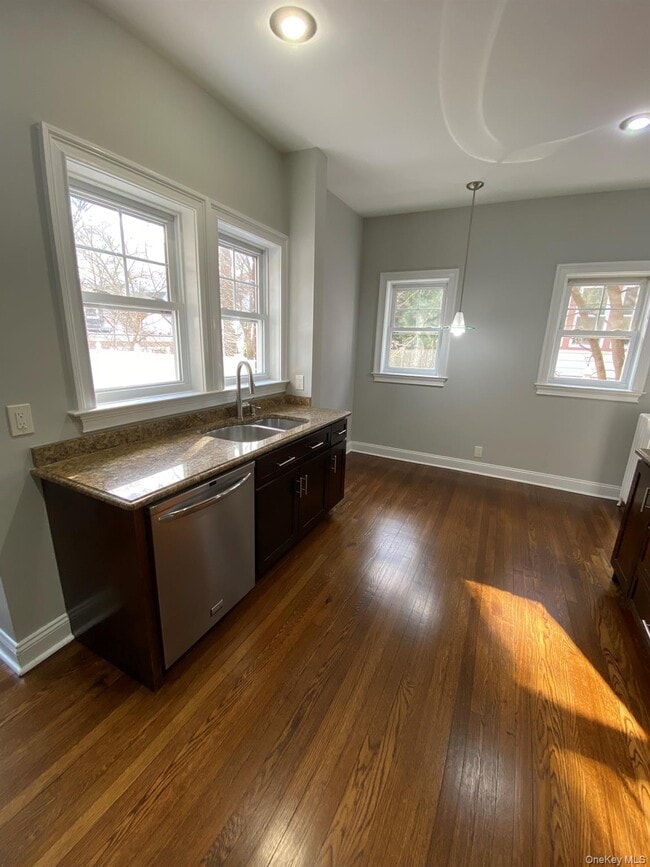 Building Photo - 321 Hayward Ave