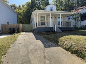 Building Photo - 538 University Ave