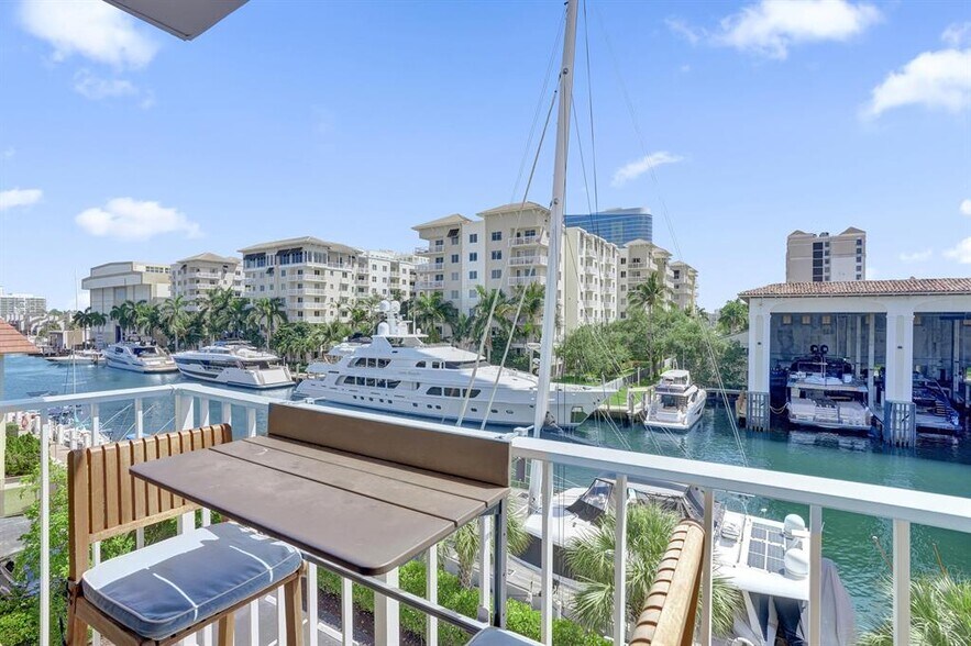 Building Photo - 1600 SE 15th St