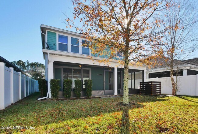 Building Photo - 135 Park Lake Dr