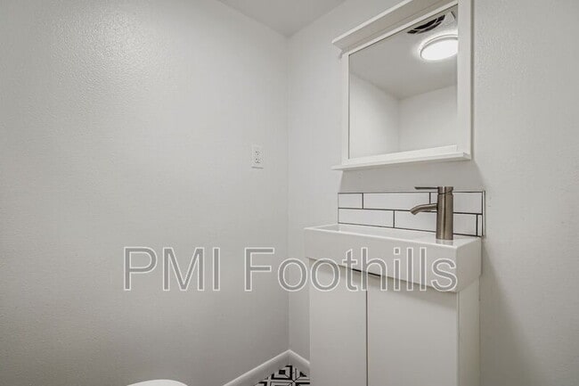 Building Photo - 10909 W 65th Way
