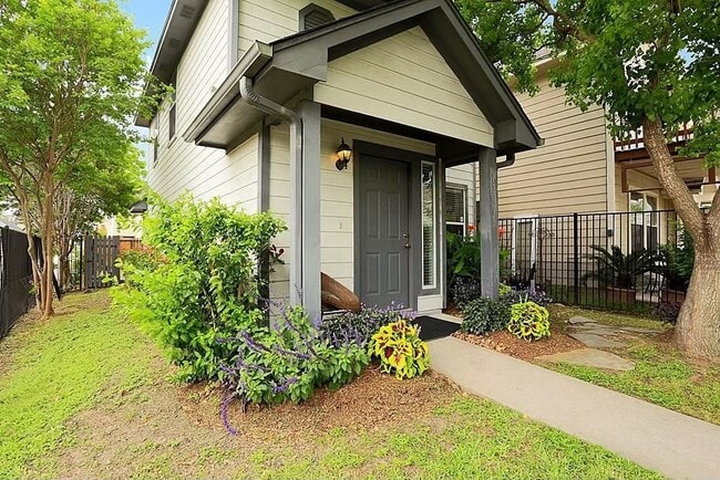 Primary Photo - 1201 Ruthven St