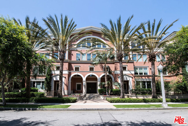 Building Photo - 6241 Crescent Park W