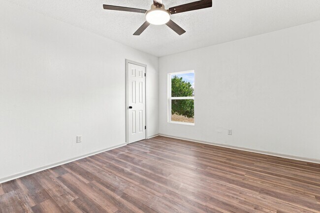 Building Photo - 3701 Englewood Ave
