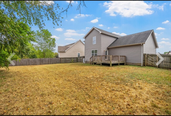 Building Photo - 546 Falkland Cir