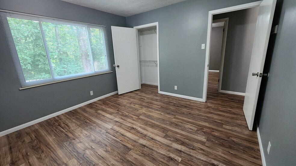 NE Bedroom - 720 Shadycrest Dr