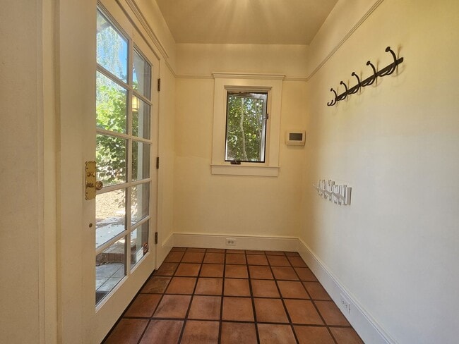 Building Photo - 4-Bedroom Single Family Home in Palo Alto-  lease take over