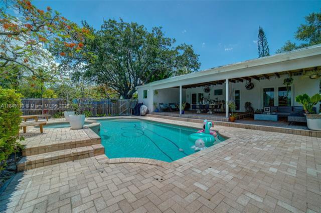 Building Photo - 8750 SW 125th Ter