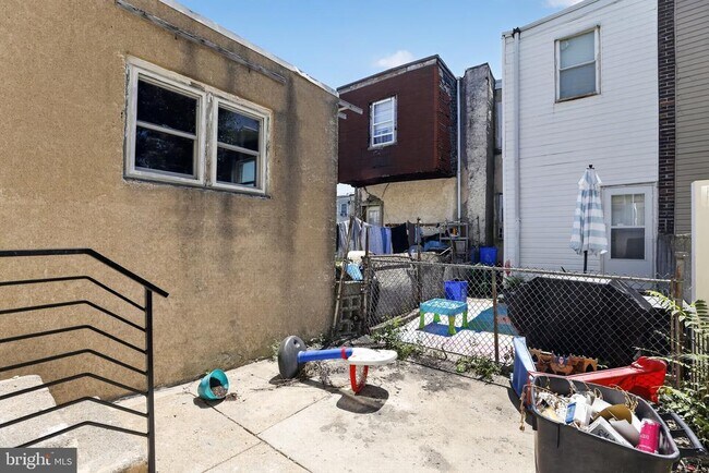 Building Photo - 3053 Janney St