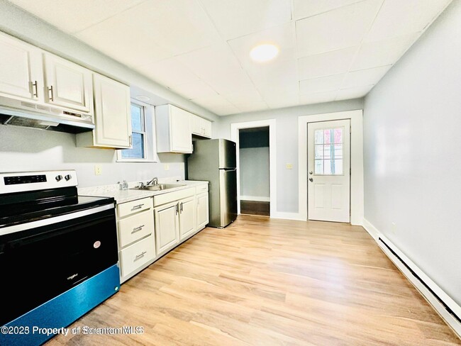 Primary Photo - 7 Plum Pl