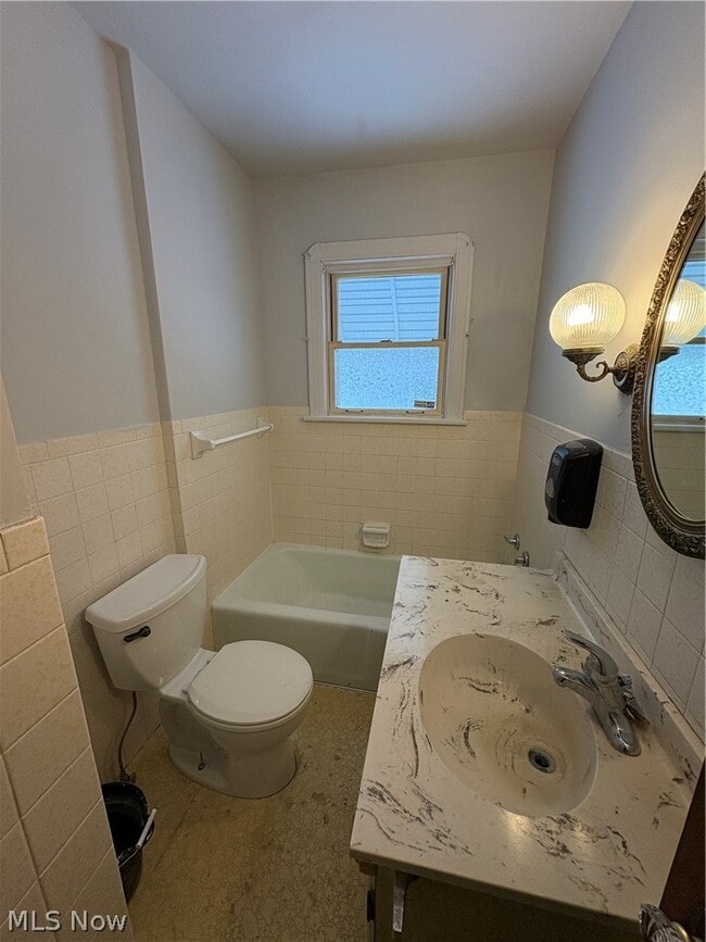 Building Photo - 751 Wilbur Ave