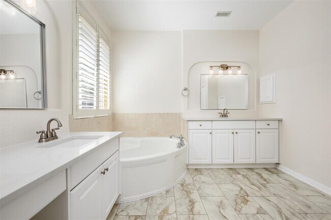 Building Photo - 2512 Rio Mesa Dr