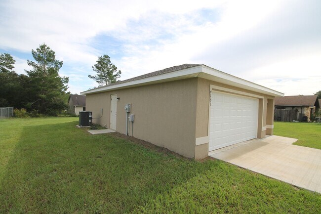 Building Photo - DISCOVER THE BEAUTIFUL 3 Bd/2Ba in Ocala!!